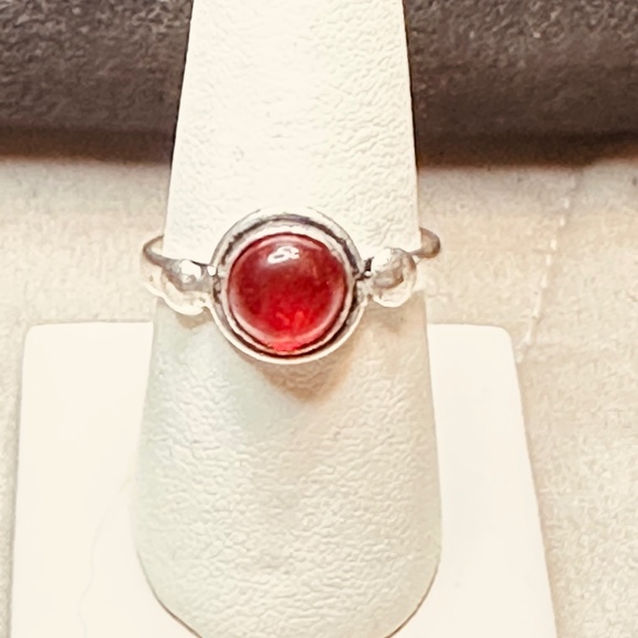 925 Sterling Silver Plated Red Onyx Ring Genuine Stone Round Cabochon EUC - Picture 1 of 10